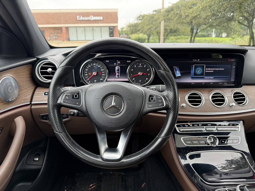2017 Mercedes-Benz E-Class Image 30