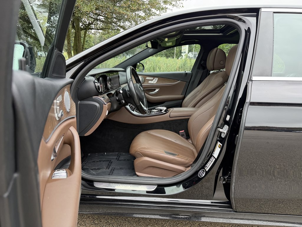 2017 Mercedes-Benz E-Class Image 34