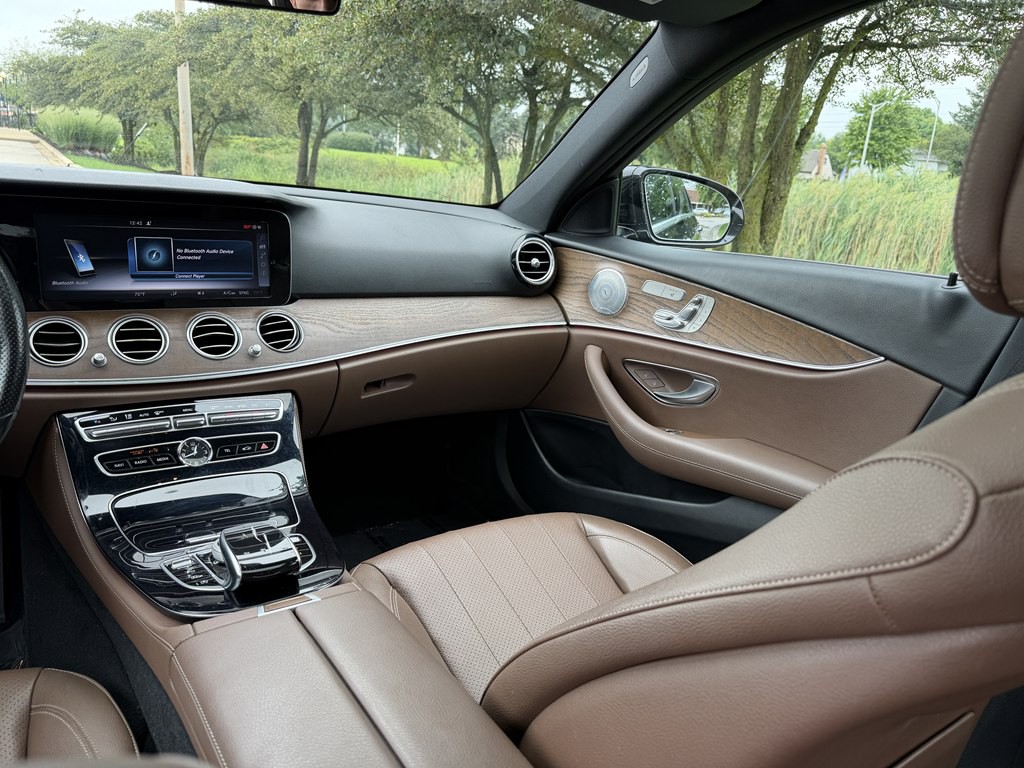 2017 Mercedes-Benz E-Class Image 38