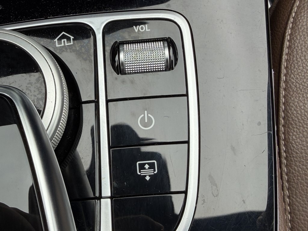 2017 Mercedes-Benz E-Class Image 56