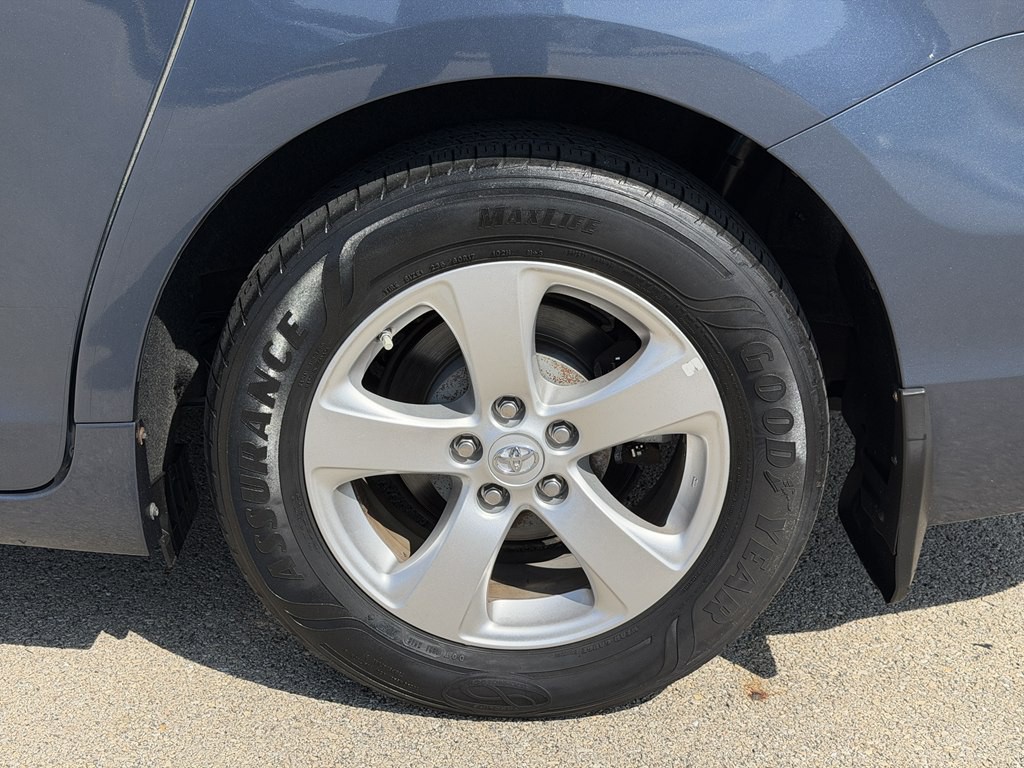 2017 Toyota Sienna Image 23