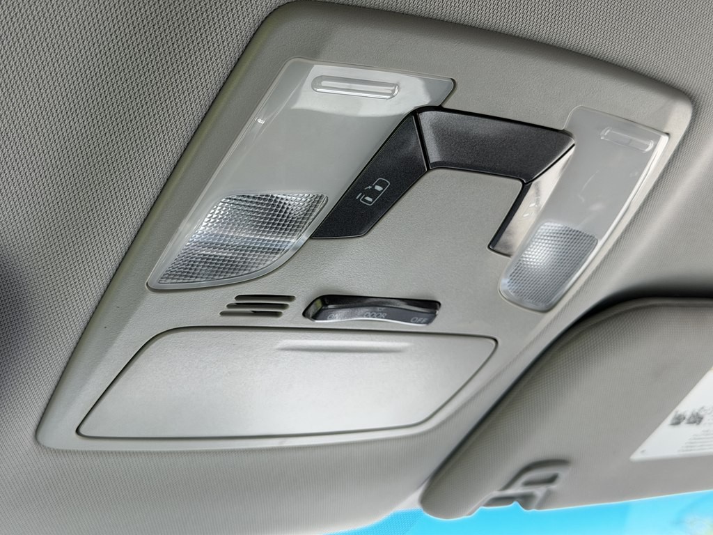 2017 Toyota Sienna Image 57