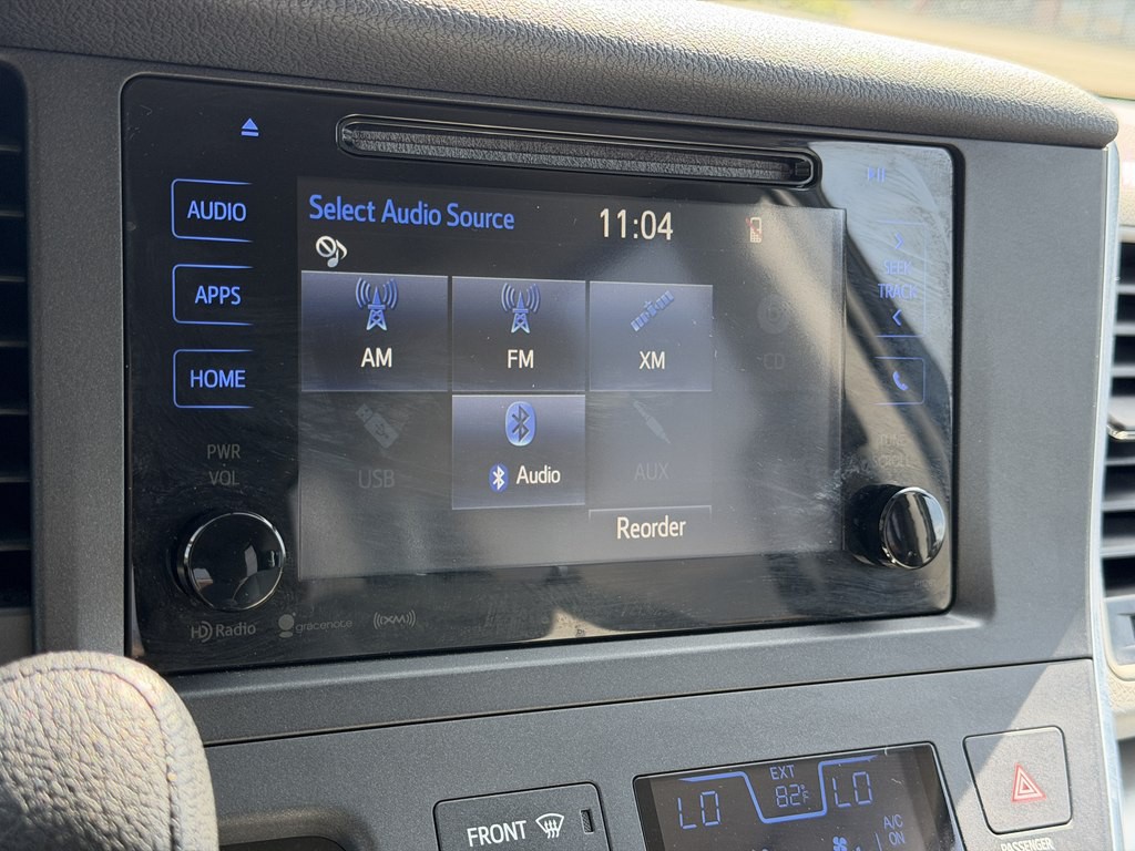 2017 Toyota Sienna Image 60