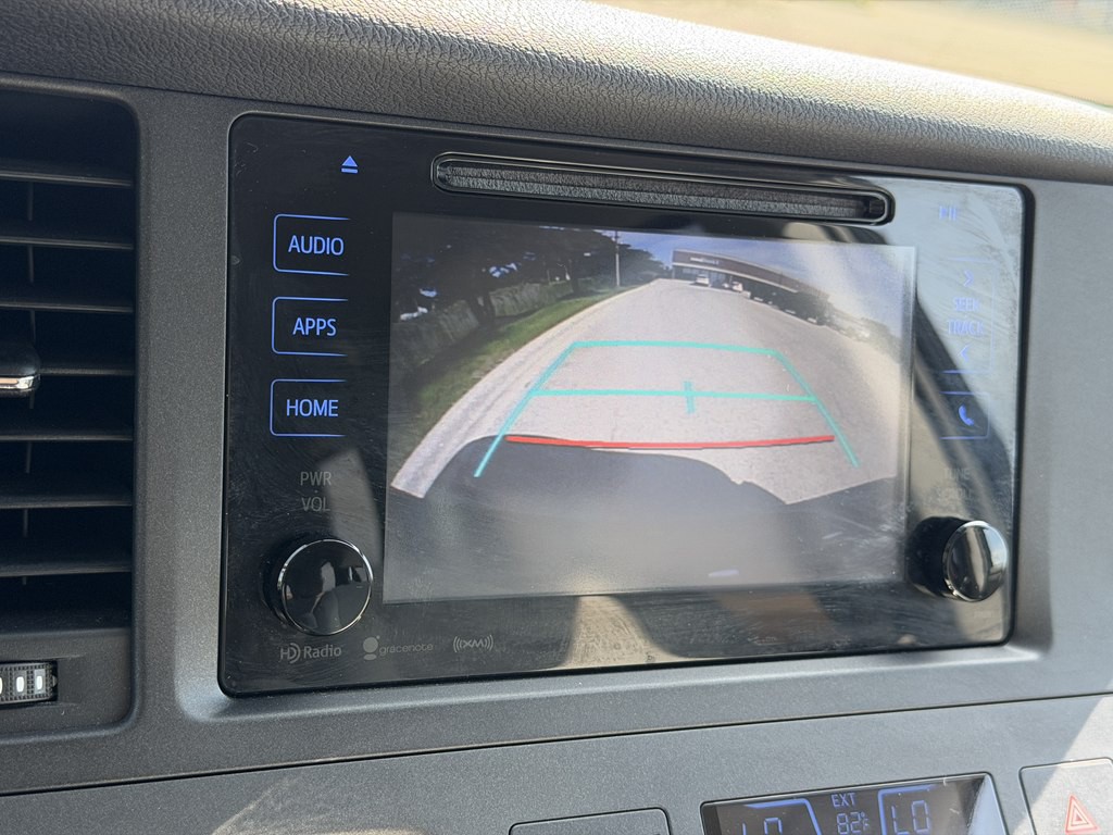 2017 Toyota Sienna Image 61
