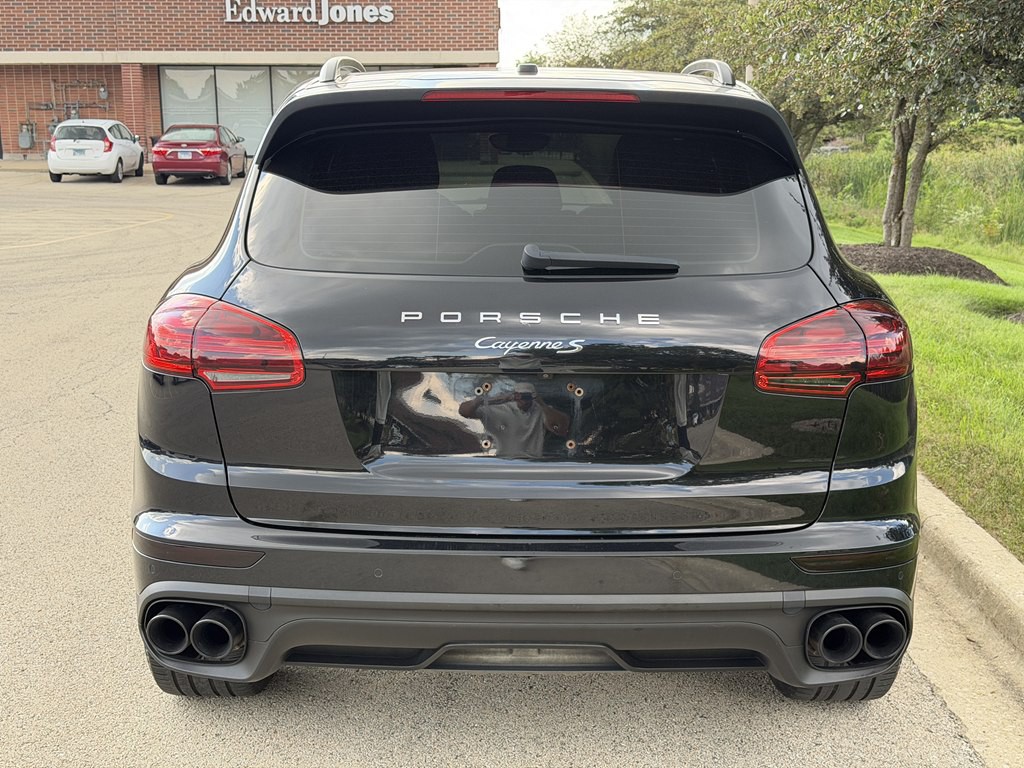 2016 Porsche Cayenne Image 12