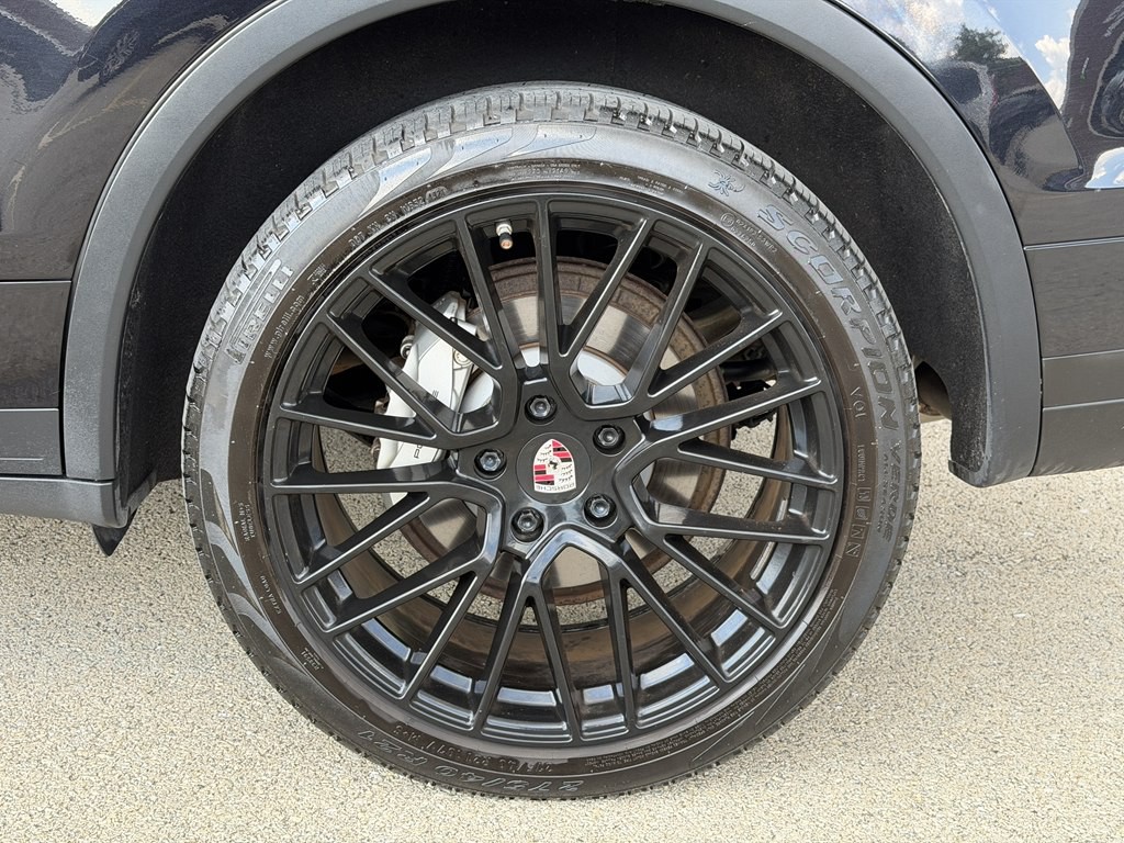 2016 Porsche Cayenne Image 17