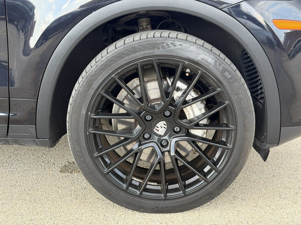 2016 Porsche Cayenne Image 18