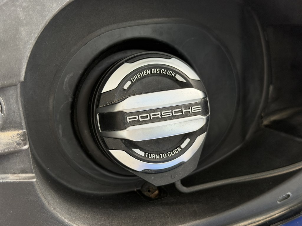 2016 Porsche Cayenne Image 24