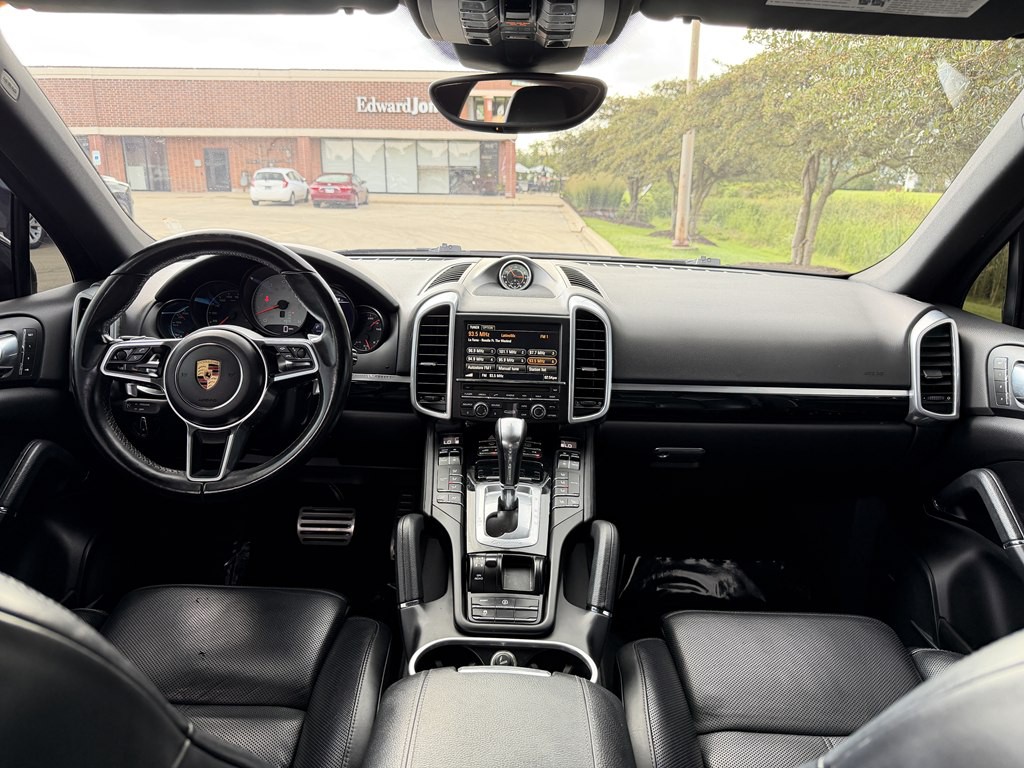 2016 Porsche Cayenne Image 26