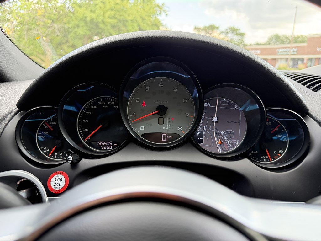 2016 Porsche Cayenne Image 30
