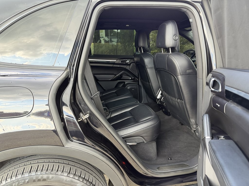 2016 Porsche Cayenne Image 33
