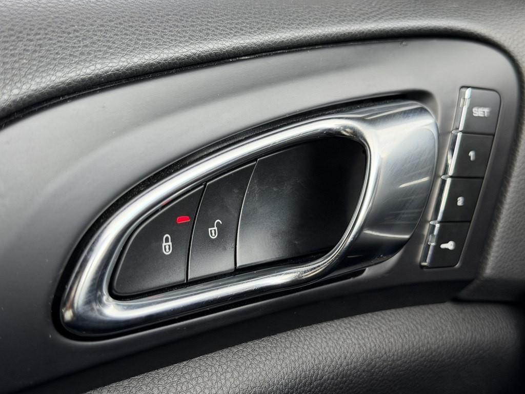2016 Porsche Cayenne Image 41