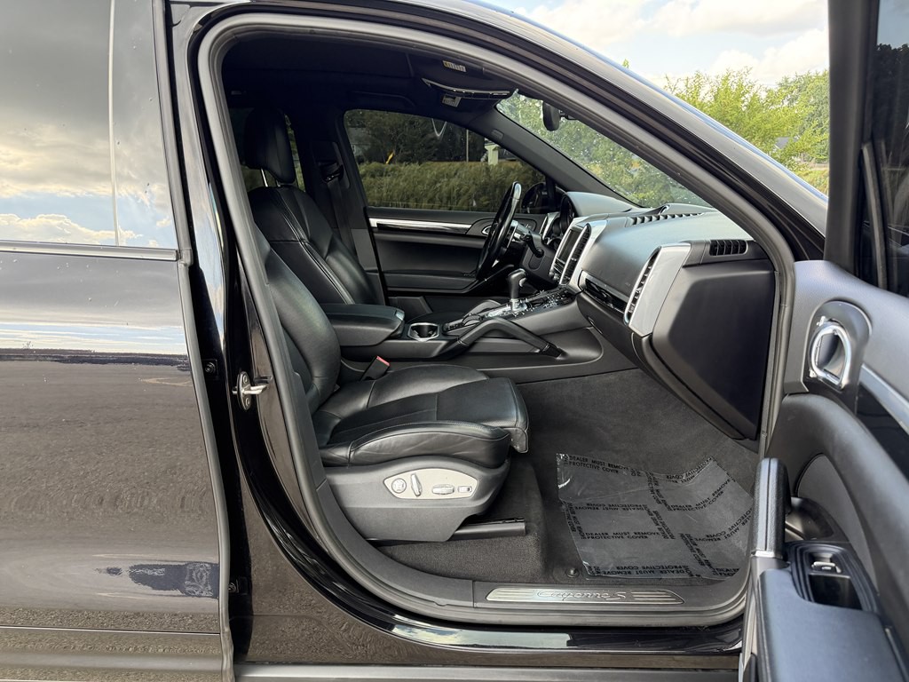 2016 Porsche Cayenne Image 43