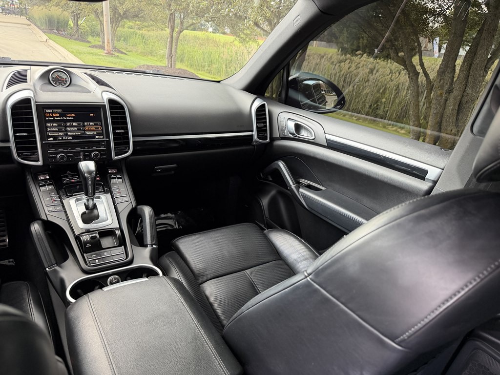 2016 Porsche Cayenne Image 47