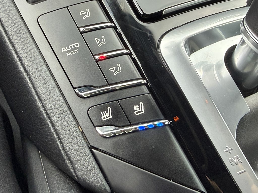 2016 Porsche Cayenne Image 50