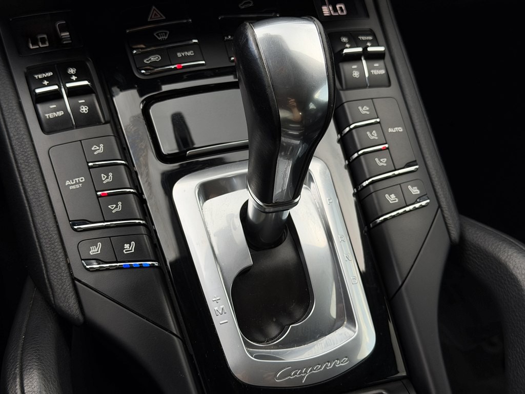 2016 Porsche Cayenne Image 51