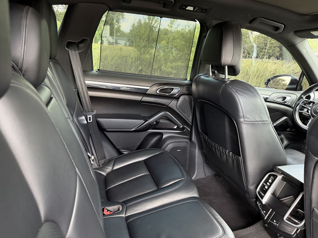 2016 Porsche Cayenne Image 52