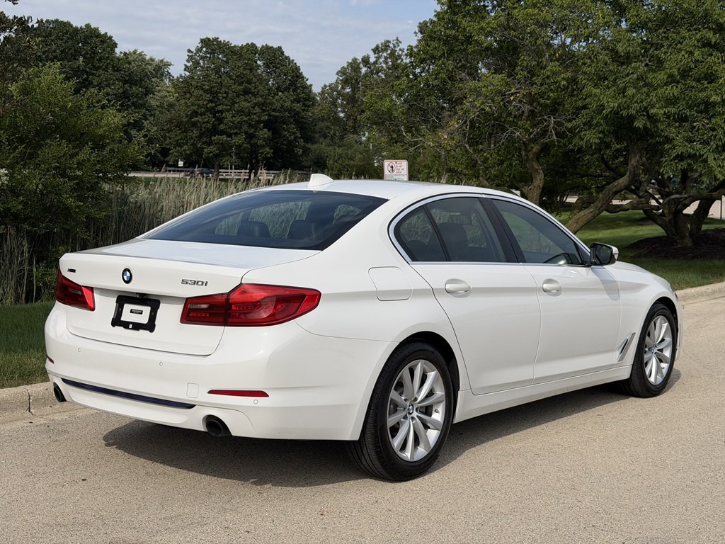 2019 BMW 5 Series Image 2