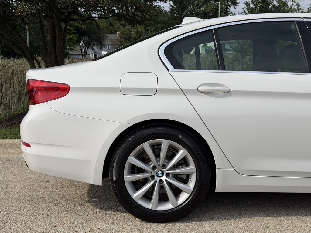 2019 BMW 5 Series Image 6
