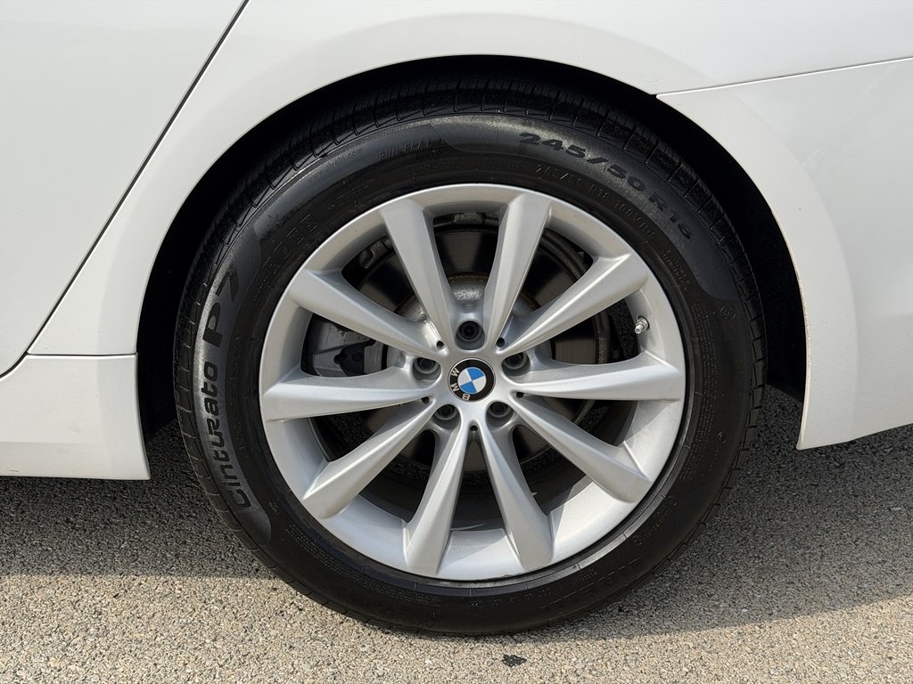 2019 BMW 5 Series Image 17
