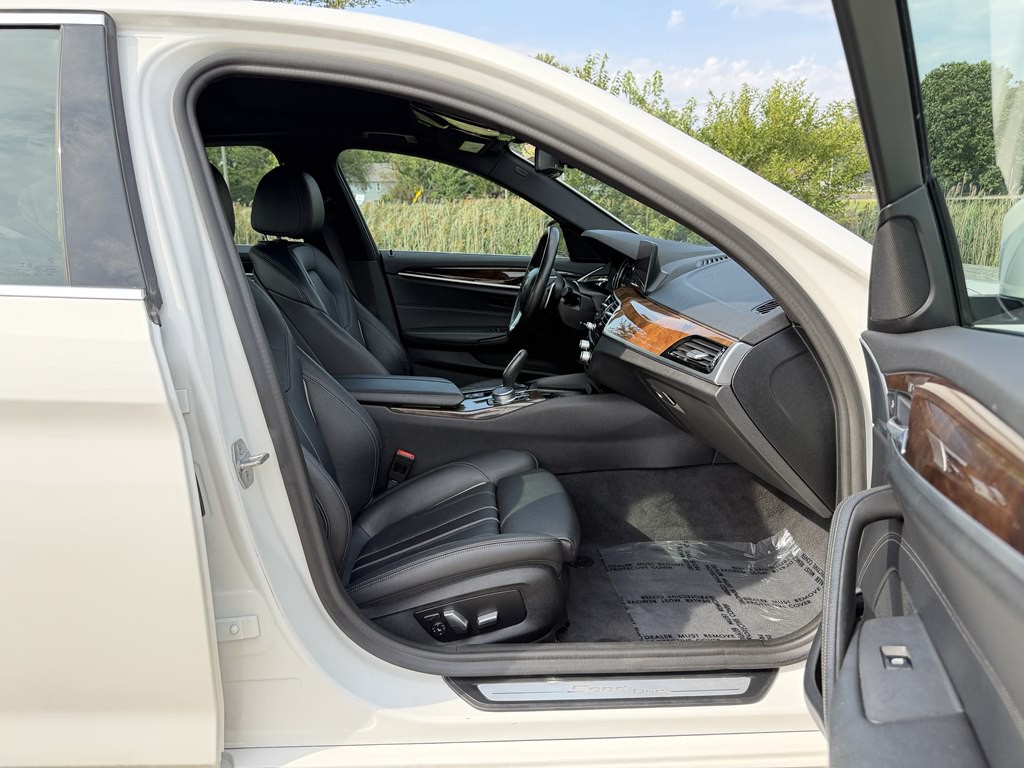 2019 BMW 5 Series Image 38