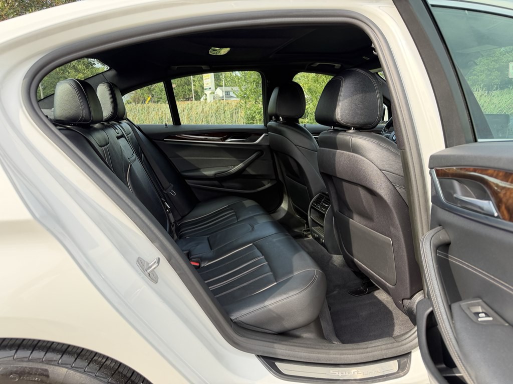 2019 BMW 5 Series Image 41