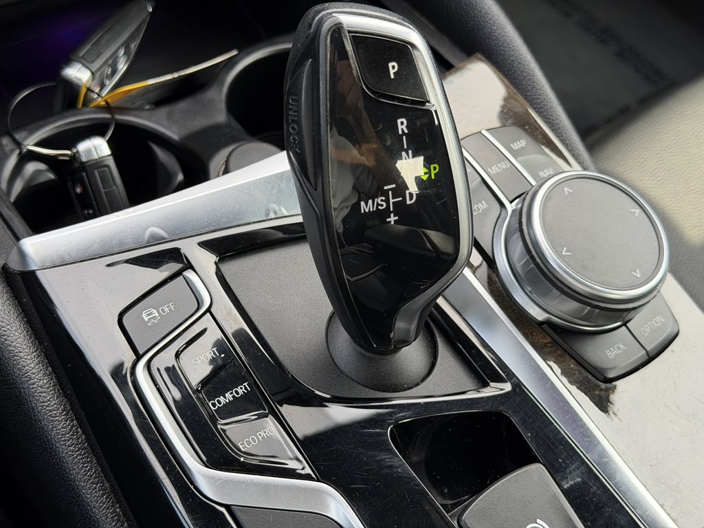2019 BMW 5 Series Image 60