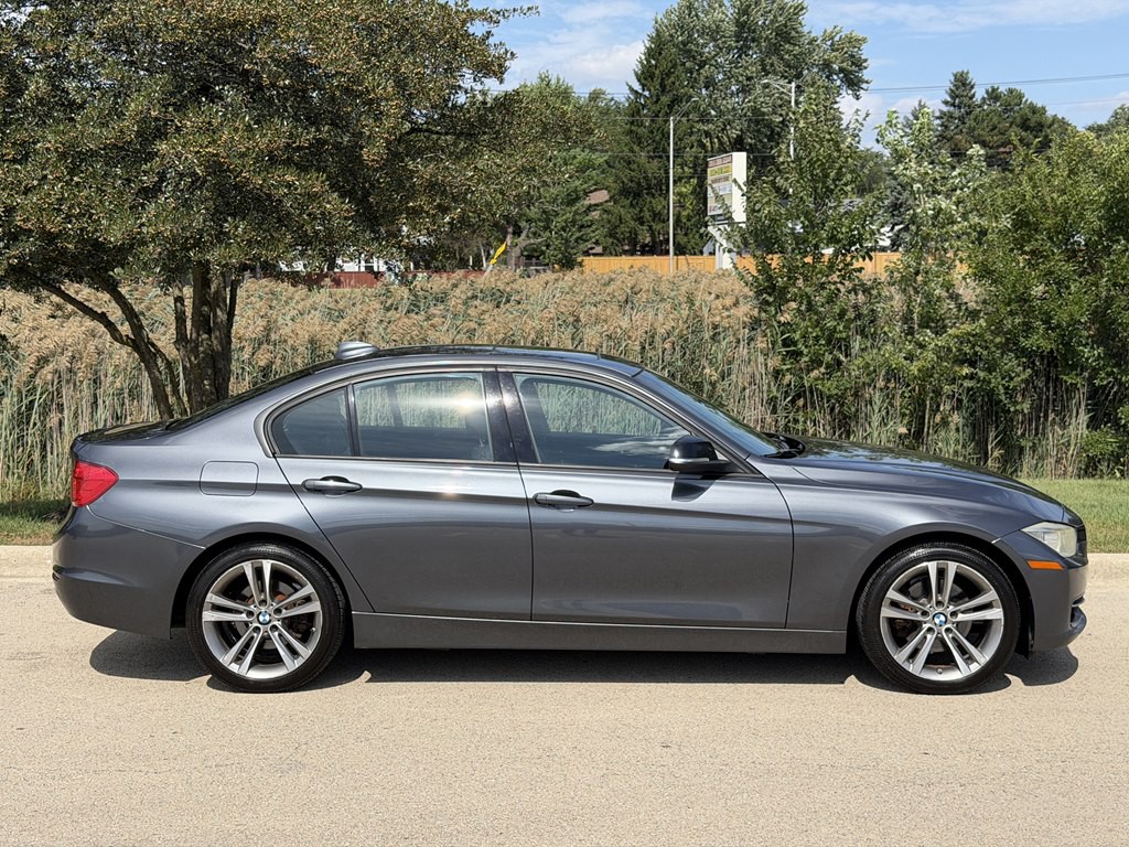 2013 BMW 3 Series Image 5