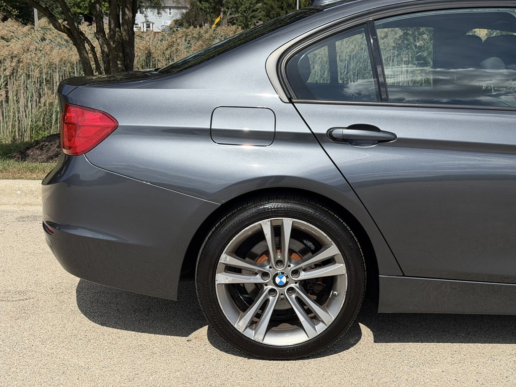 2013 BMW 3 Series Image 6