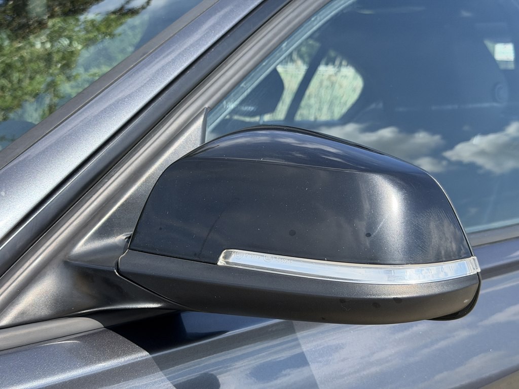 2013 BMW 3 Series Image 11
