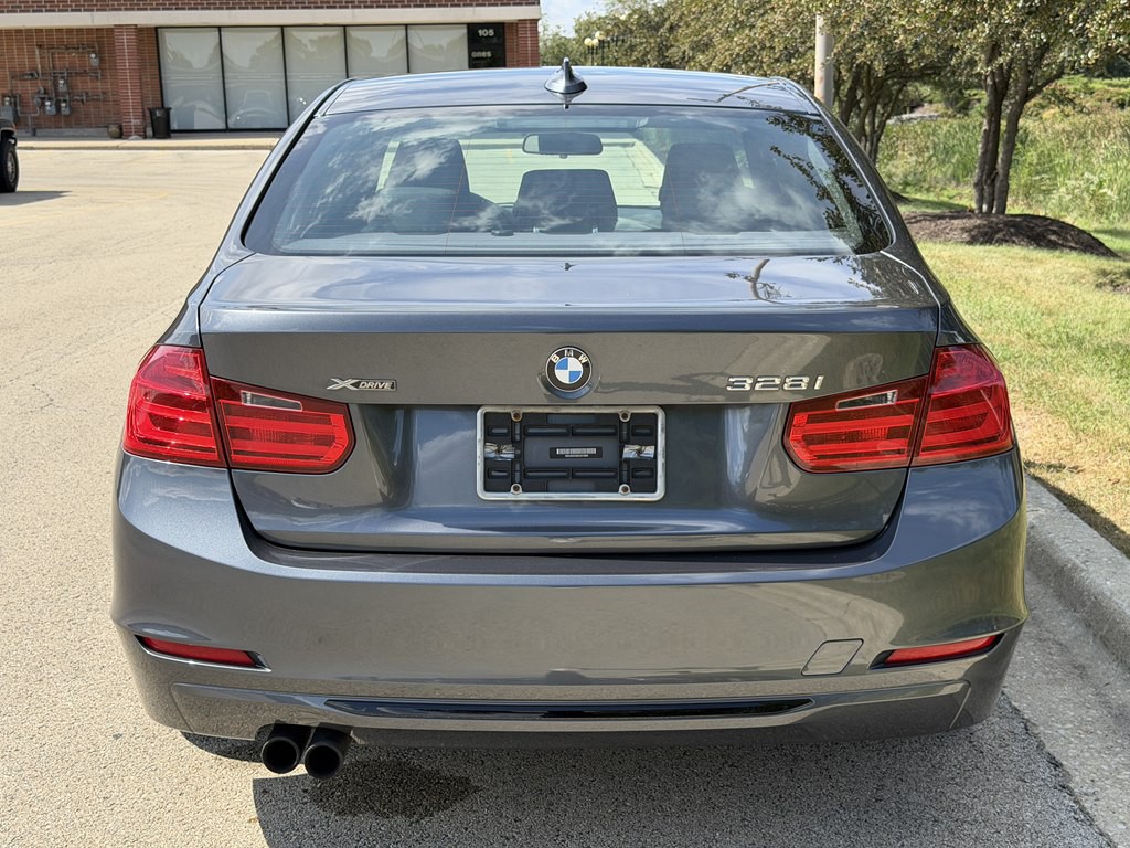2013 BMW 3 Series Image 13