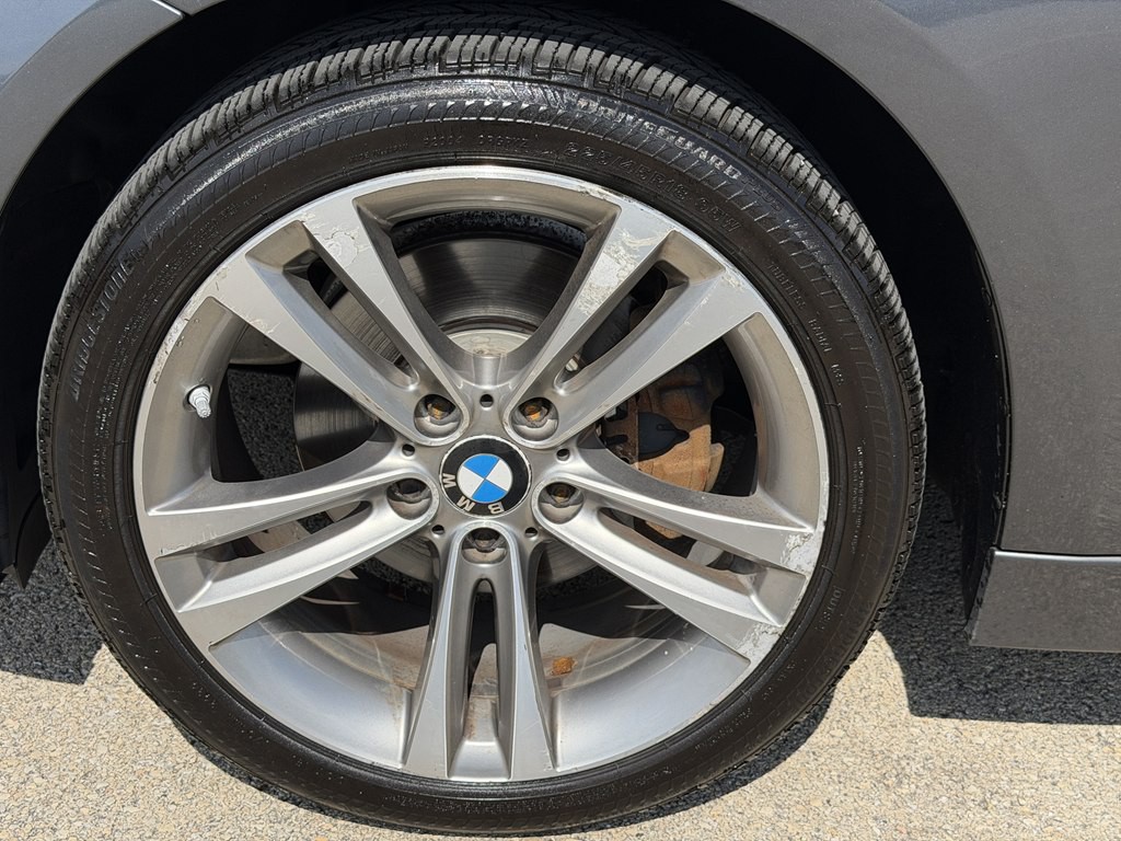 2013 BMW 3 Series Image 17