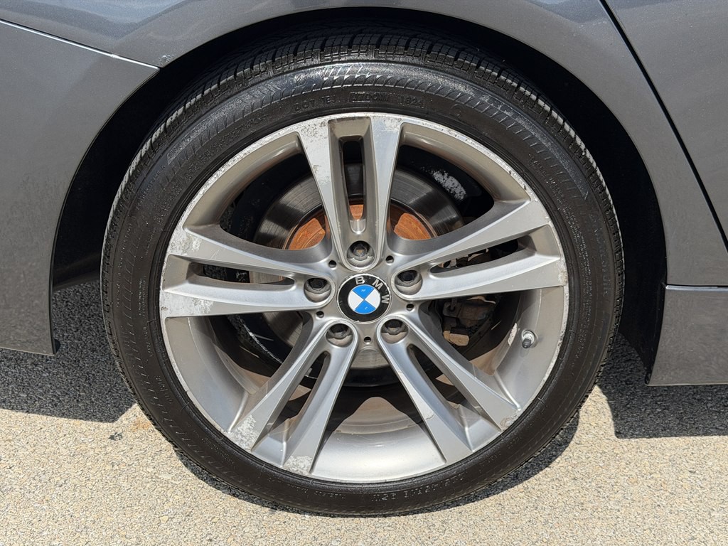 2013 BMW 3 Series Image 19