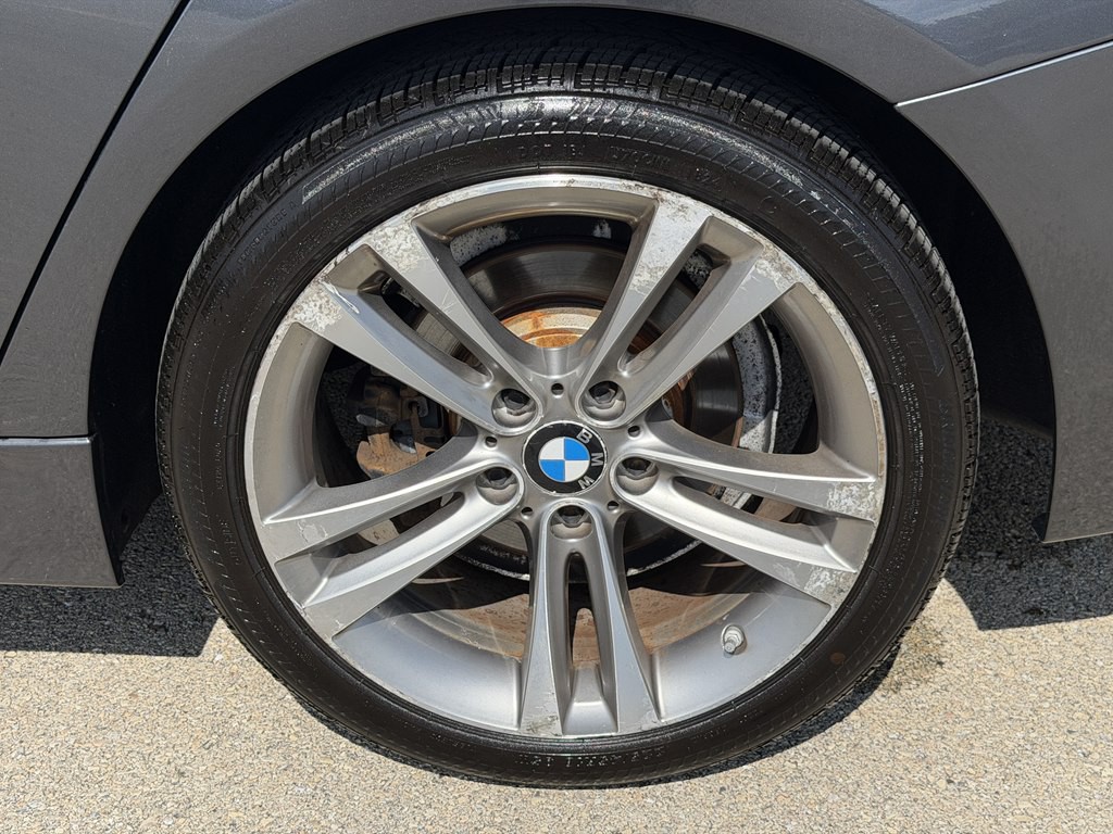 2013 BMW 3 Series Image 20