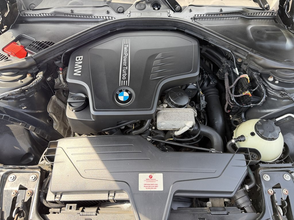 2013 BMW 3 Series Image 22