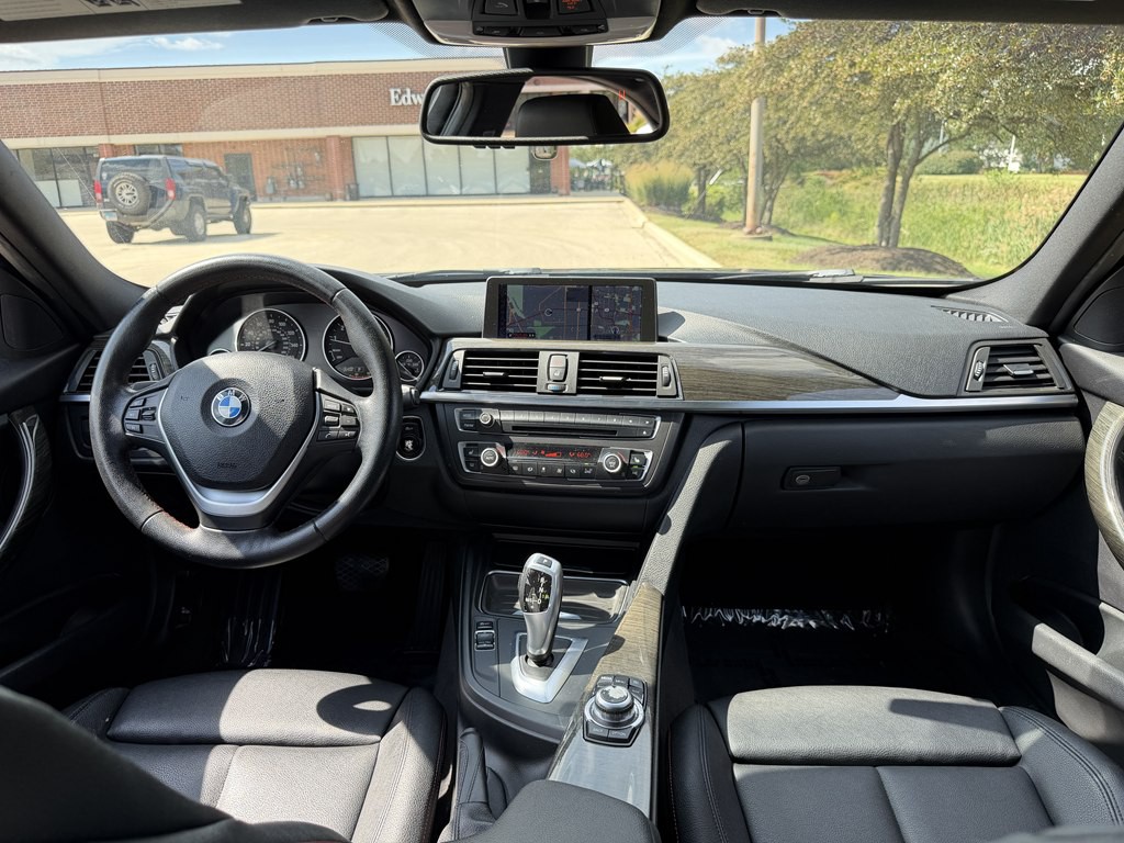 2013 BMW 3 Series Image 26