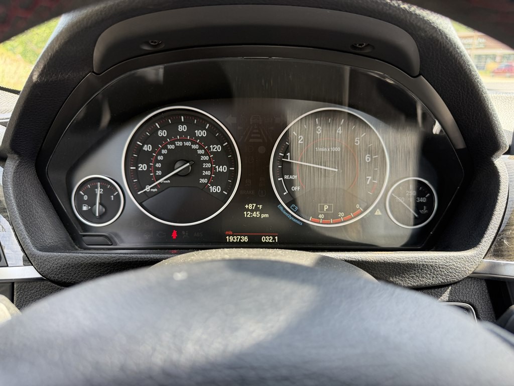 2013 BMW 3 Series Image 28