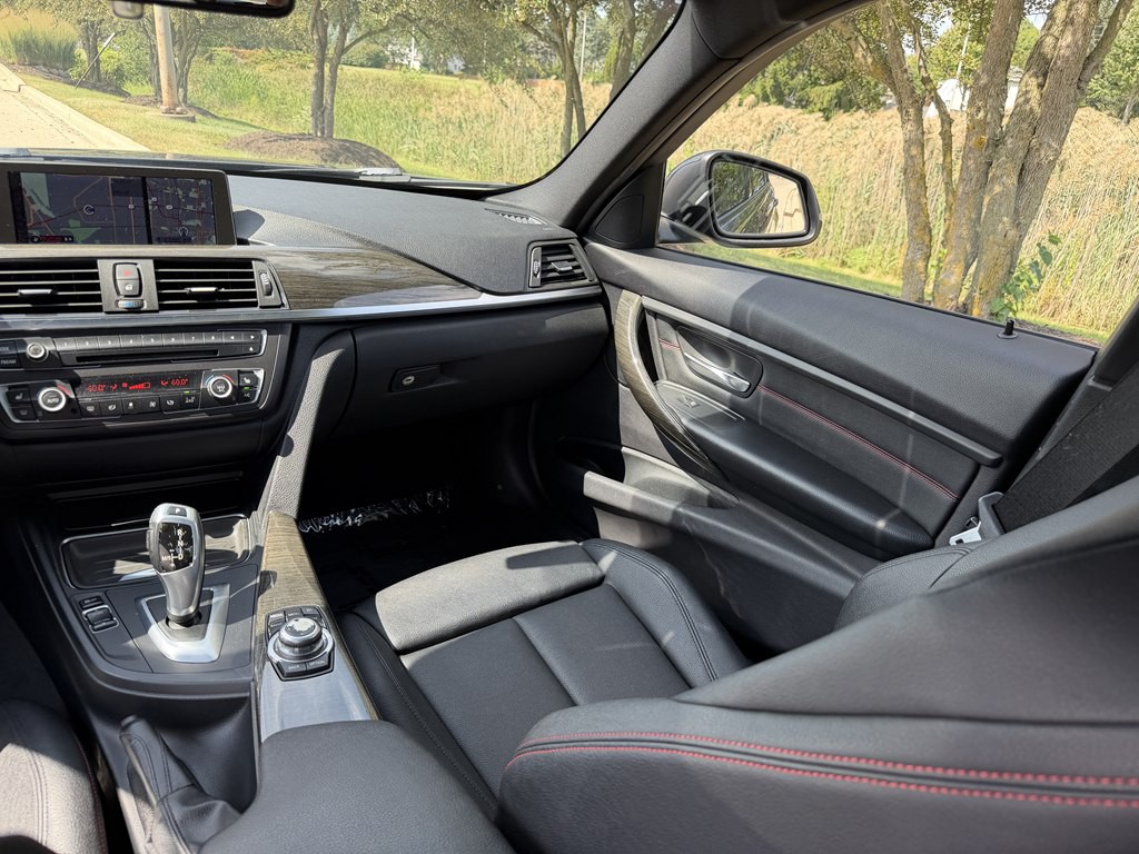 2013 BMW 3 Series Image 31