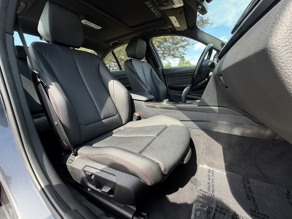 2013 BMW 3 Series Image 33