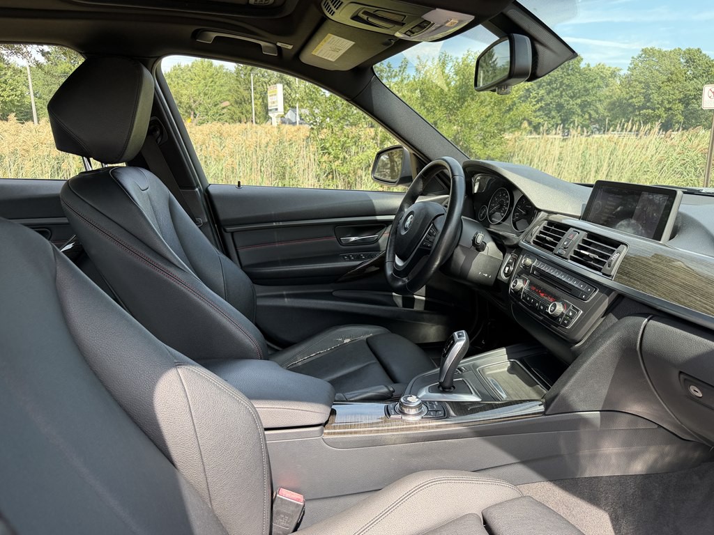 2013 BMW 3 Series Image 39