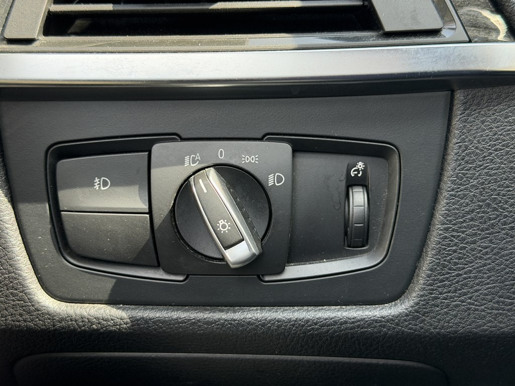2013 BMW 3 Series Image 46