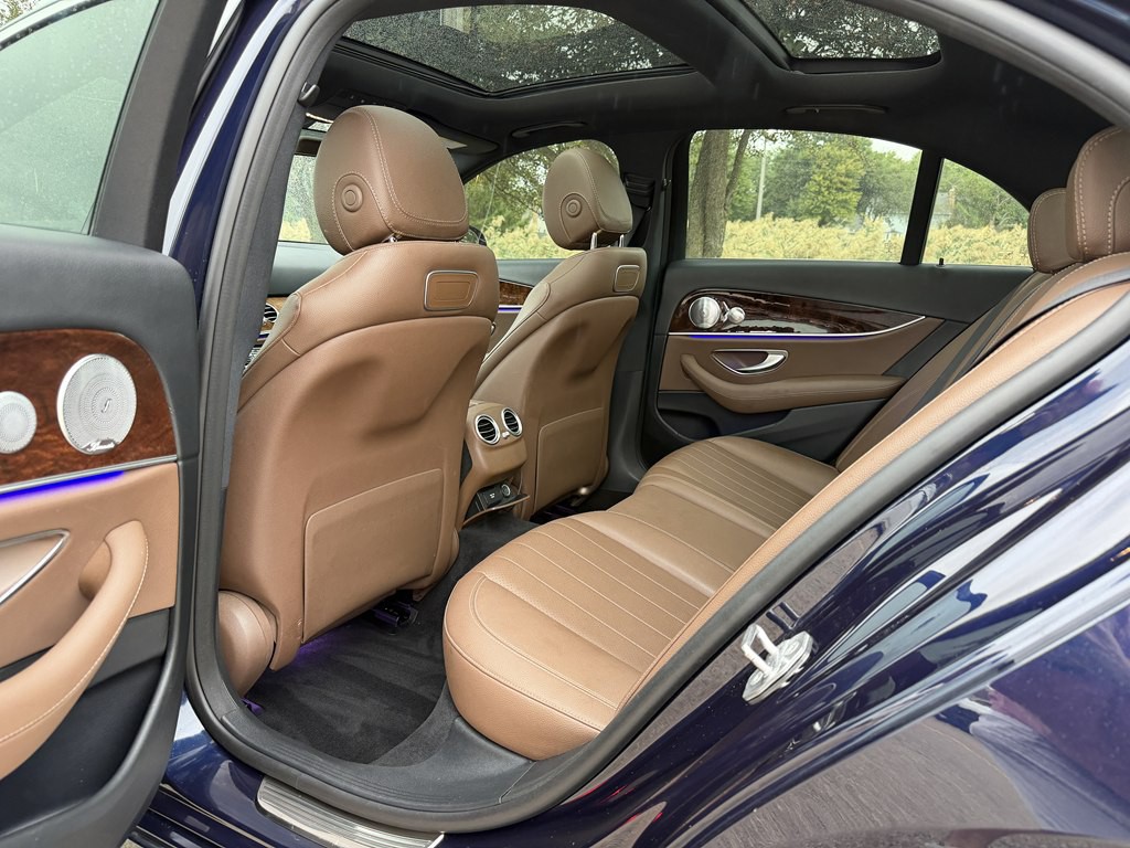 2018 Mercedes-Benz E-Class Image 40