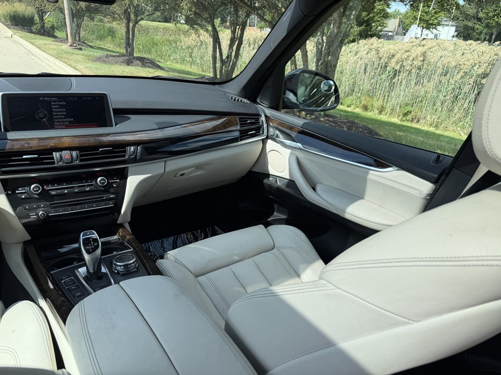2015 BMW X5 Image 32