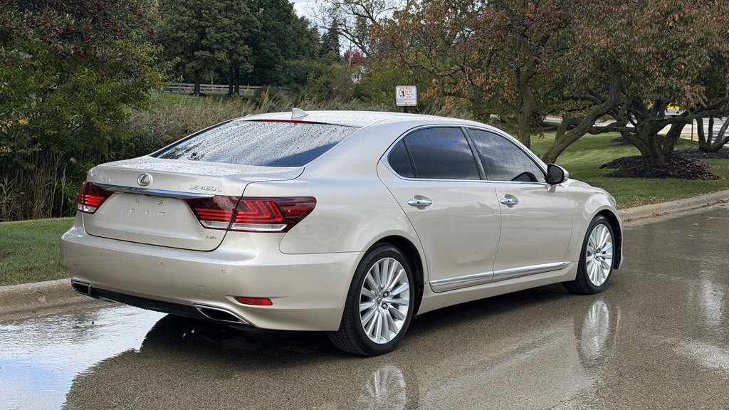 2014 Lexus LS 460 Image 2