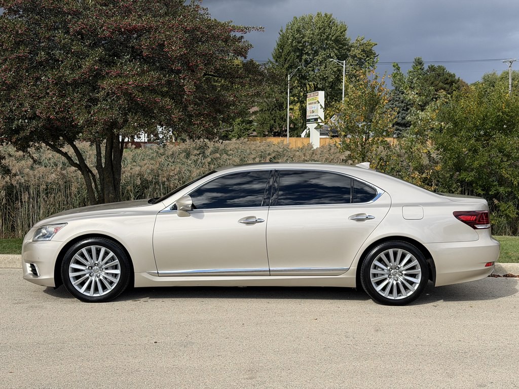 2014 Lexus LS 460 Image 8