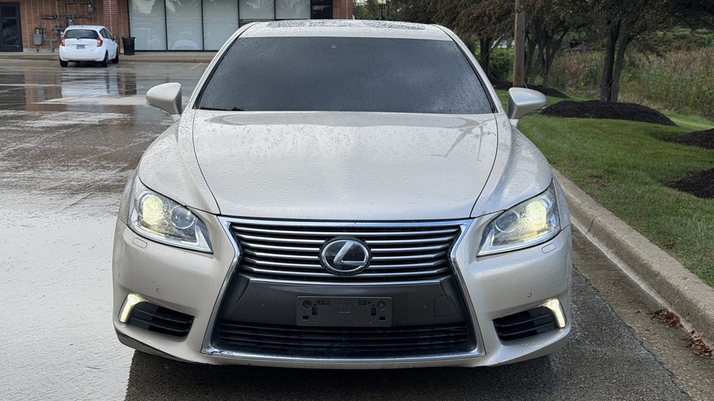 2014 Lexus LS 460 Image 11