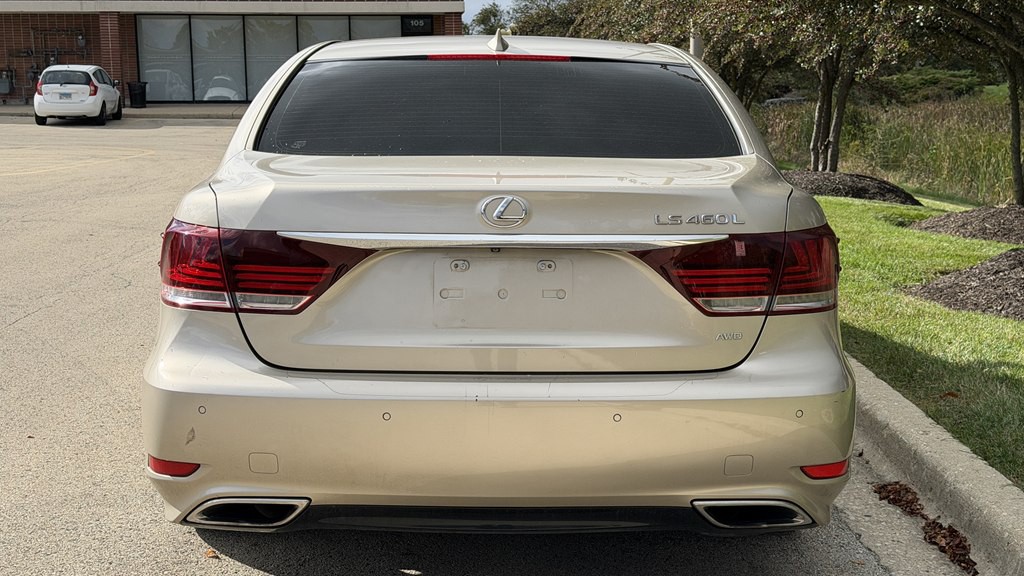 2014 Lexus LS 460 Image 12
