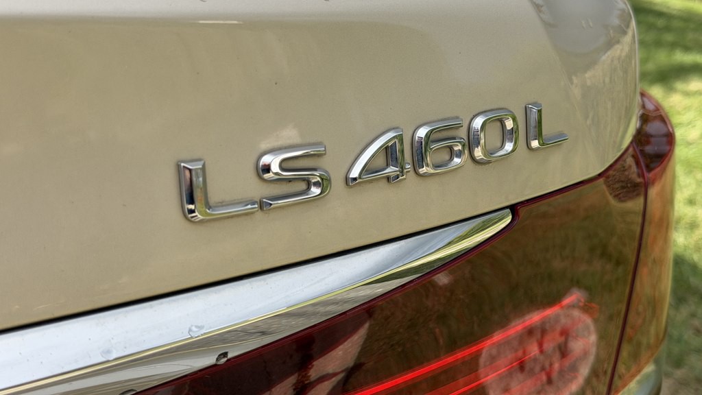2014 Lexus LS 460 Image 13