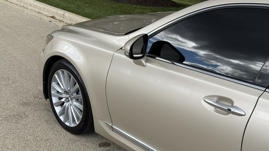 2014 Lexus LS 460 Image 15