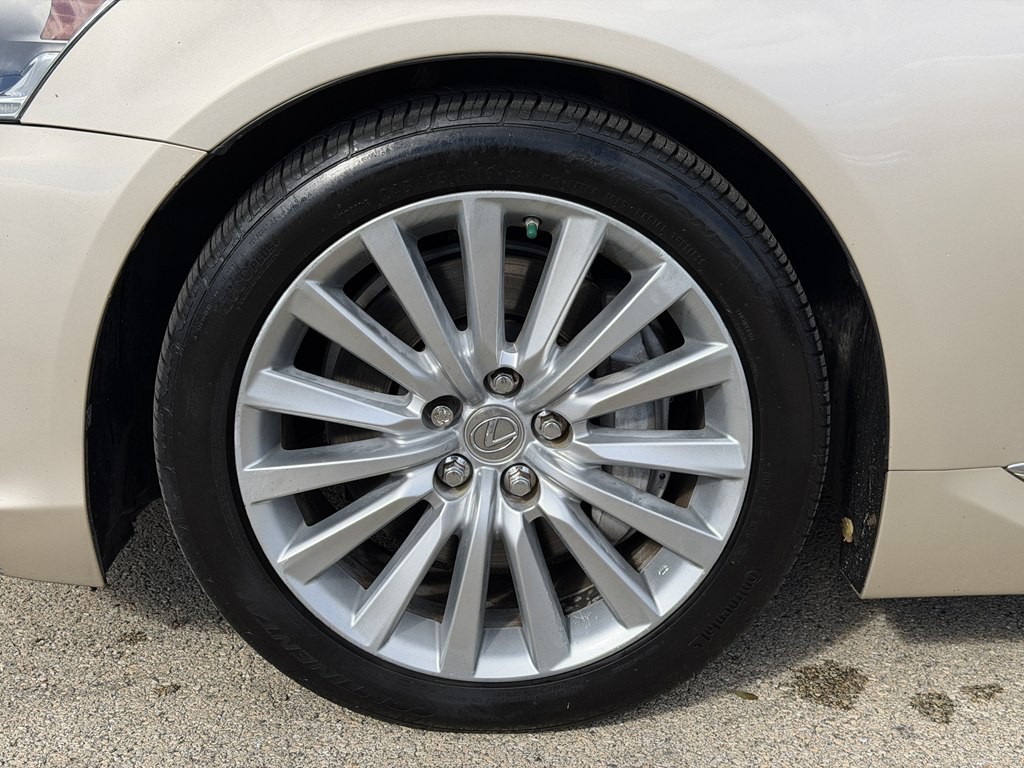 2014 Lexus LS 460 Image 17